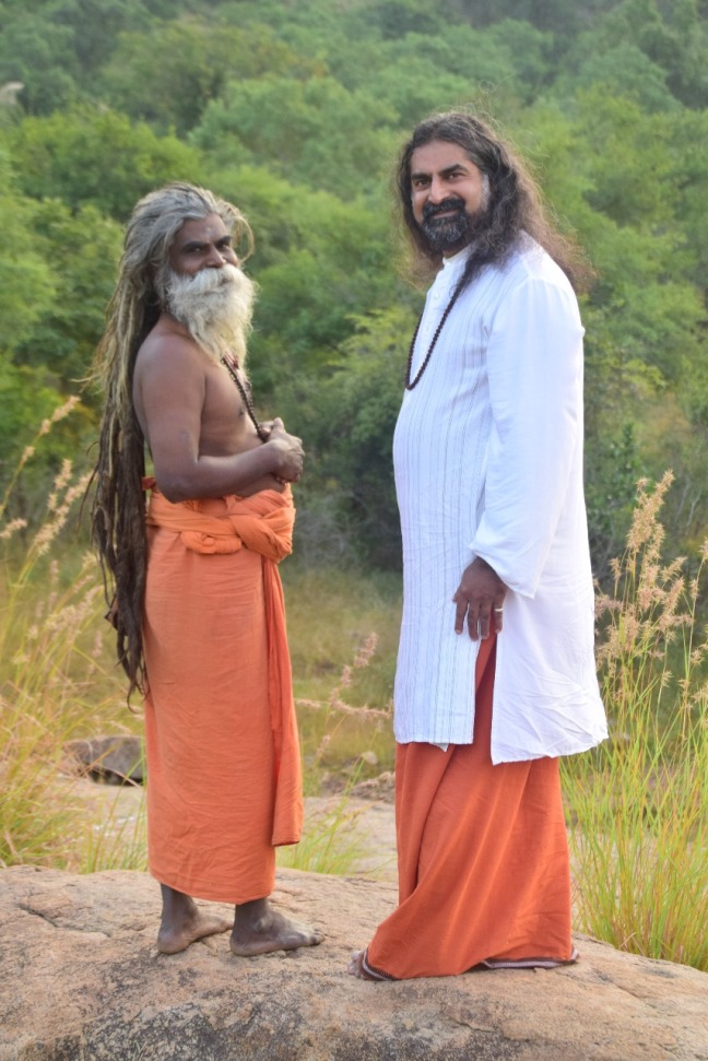 Mohanji and a Swami in Arunachala.jpeg